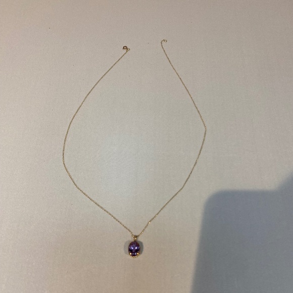 Vintage 10K Yellow Gold Necklace with Lilac Glass Stone